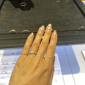 【グラフ(GRAFF)の口コミ】 ローレンスシグネチャーダイヤモンドリングの3.2ミリを試着しました。同じ…