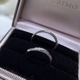 【アイプリモ(I-PRIMO)の口コミ】 指輪の素材も大事ですが、自分達の理想のデザインがあった為、シンプルと…