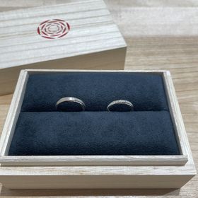 【出雲結(いずもゆい)の口コミ】 デザインに一目惚れしました。女性用はダイヤがたくさんついていてとても…