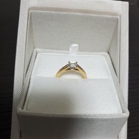 【ENUOVE(イノーヴェ)の口コミ】 せっかく買ってもらうので、特別な日だけや、婚約期間だけでなく、普段使…