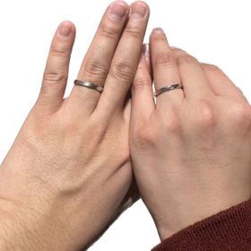 【銀座ダイヤモンドシライシの口コミ】 4店舗回って指輪を色々見ましたが、決めた指輪のデザインはどこにもなくて…