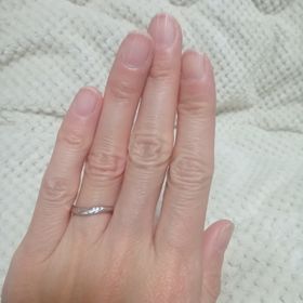 【TOWAIYOU(トワイユ)】の口コミ ウェ〜ブ型のデザインと、価格がお手頃だった点。ダイヤが好きなのだが、指...