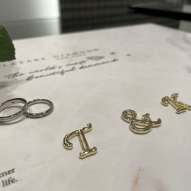 【ラザール ダイヤモンド(LAZARE DIAMOND)の口コミ】 指輪の決め手はデザインです。男性なのでシンプルでいいかな？と思いつつ…