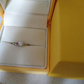 【ケイウノ ブライダル(K.UNO BRIDAL)の口コミ】 リメイク可能なショップだったからです。ダイヤだけ、母の婚約指輪からは…