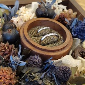 【鎌倉彫金工房の口コミ】 お互いの指輪を自分たちで作るという特別感を感じることが出来ます。シン…