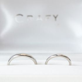 【CRAFY(クラフィ)の口コミ】 長く使うものだから飽きが来ないようにシンプルに。結婚指輪の為、素材や…