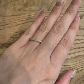 【銀座ダイヤモンドシライシの口コミ】 普段使いをしたかったためエタニティリングで探していました。どの角度か…