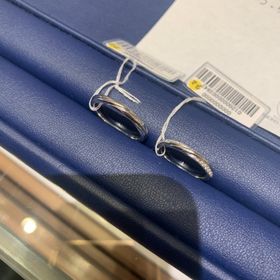 【銀座ダイヤモンドシライシの口コミ】 カジュアルすぎず、かつ上品さもあり、きらきらも叶えるデザインでした。…