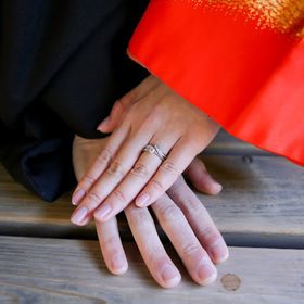 【俄(にわか)の口コミ】 主人がプロポーズの際、俄のプロポーズリングを用意してくれました。
パカ…