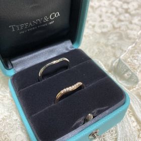 【ティファニー(Tiffany & Co.)の口コミ】 女性のはダイヤ付き、ピンクゴールドにしました。フィット感もお互い大事…