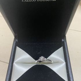 【エクセルコダイヤモンド(EXELCO DIAMOND)の口コミ】 担当者様と話しながら結婚指輪と重ね付けしてもかわいい婚約指輪を選びま…