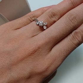 【カオキ　ダイヤモンド専門卸直営店の口コミ】 もともとあるデザインの指輪を彼がアレンジして、作ってくれました。中央…