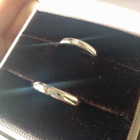 【アイプリモ(I-PRIMO)の口コミ】 【指輪のデザイン】
シンプルにダイヤが一石付いているデザインを探してい…