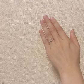 【ヴァンドーム青山(VENDOME AOYAMA)の口コミ】 ダイヤが際立つ台座のデザインにしました。ダイヤの台座まわりのラインが…