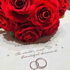 【ラザール ダイヤモンド(LAZARE DIAMOND)の口コミ】 他社の指輪も見ていたが、価格が予算オーバーであり、知人の紹介や、雑誌…