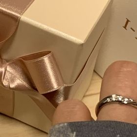 【アイプリモ(I-PRIMO)の口コミ】 どこに居ても光を拾ってダイヤがキラキラ光ってくれている‼︎
圧迫感もなく…