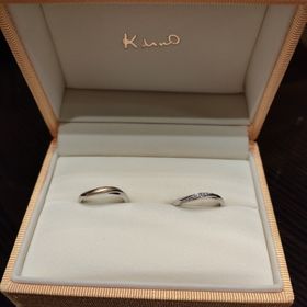 【ケイウノ ブライダル(K.UNO BRIDAL)の口コミ】 デザイナーさんが、ペットの写真を元にデザインを作ってくださいました。
…