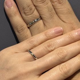 【AFFLUX(アフラックス)の口コミ】 シンプルなデザインでワンポイントのゴールドが個性的で良かったです！
永…