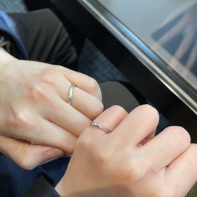 【エクセルコダイヤモンド(EXELCO DIAMOND)の口コミ】 指輪のデザインは、ヨーロッパ風の豪華で力のあるウェーブのリングと質の…