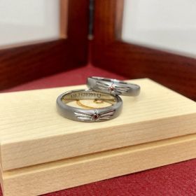 【SORA(ソラ)の口コミ】 決め手は、担当してくださったお姉さん…？

結婚指輪ってどれも｢女…