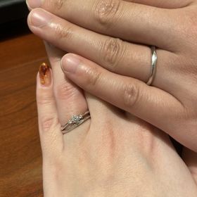 【TRECENTI(トレセンテ)の口コミ】 こちらの指輪は内側が丸くなっていて指に当たる面積が少ないのでとても着…