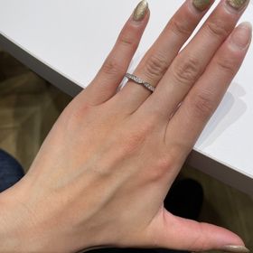 【ラザール ダイヤモンド(LAZARE DIAMOND)の口コミ】 ハーフエタニティで付けた時の存在感が素敵でした。キラキラを出したくな…