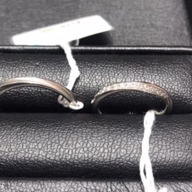 【銀座ダイヤモンドシライシの口コミ】 リングはストレートなので装着時は普通の指輪と同じようなシルエットと着…