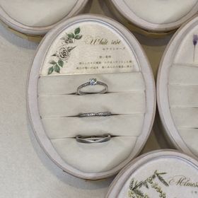 【BIJOUPIKO(ビジュピコ)の口コミ】 婚約指輪は一粒ダイヤがついているものがやっぱり憧れでした。ですが、そ…