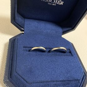 【ROYAL ASSCHER(ロイヤル・アッシャー)の口コミ】 マットの部分とキラキラの部分が交互になってるデザインに一目惚れしまし…