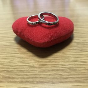 【FIRST DIAMOND(ファーストダイヤモンド)の口コミ】 指輪のサイズが4号と小さめで普通に商品を購入してもサイズ直しが必要で、…