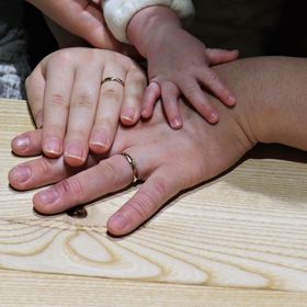 【出雲結(いずもゆい)の口コミ】 指輪の表面にある石は埋込み型が良く、かつデザインに特徴のあるものがよ…