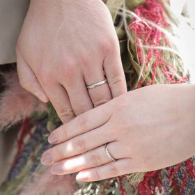 【ラザール ダイヤモンド(LAZARE DIAMOND)】の口コミ いくつか迷っていましたが、付けた時のフィット感と指がすらっとして見える...