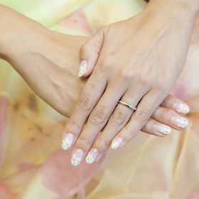 【俄(にわか)の口コミ】 ダイヤモンドが正面に入っているのではなく側面に斜めに上下入っているた…