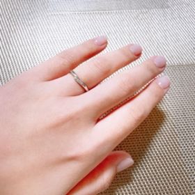 【アイプリモ(I-PRIMO)の口コミ】 動きのあるデザイン、3粒で程よいダイヤの量と大きさ、着け心地、価格、全…