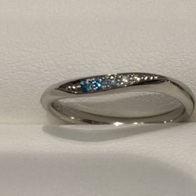 【CAFERING(カフェリング)の口コミ】 特にこの指輪はグラデーションがとても綺麗でよかったです。ブルーダイヤ…