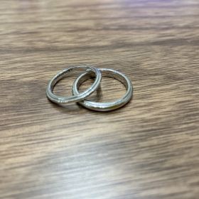 【ティファニー(Tiffany & Co.)の口コミ】 細めで指が綺麗に見える指輪を探していました。
ダイヤ等のワンポイントが…