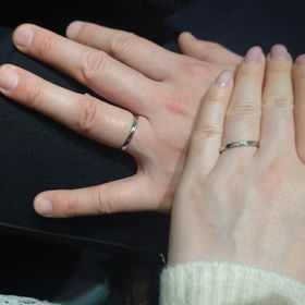 【アイプリモ(I-PRIMO)の口コミ】 シンプルながら、ちょっとデザインのある指輪で気に入りました。とても指…