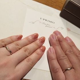 【アイプリモ(I-PRIMO)の口コミ】 シンプルなデザインで指がとても綺麗に見えました。
また、ゴールドの指輪…