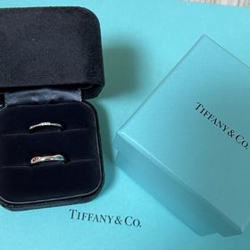 【ティファニー(Tiffany & Co.)の口コミ】 以前から愛用している好きなブランドだったこと。
婚約指輪もこちらで貰っ…