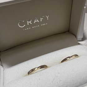 【CRAFY(クラフィ)の口コミ】 ゴールドで、シンプル且少しアレンジを加えたいデザインを希望していまし…