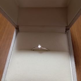 【Toi-lueur(トワル)の口コミ】 シンプルなデザインで、号数も0.5号刻みであり、自分のサイズにぴったり合…