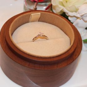 【COLANY(コラニー)の口コミ】 彼とコラニーのHPで結婚指輪を見ていました。二人でこれも良いねあれも良…