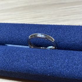 【BONDS(ボンズ)の口コミ】 シンプルなデザインの指輪を探していて一目惚れしました。内側がピンクゴ…