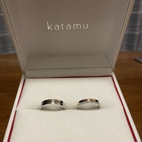 【Katamu(カタム)の口コミ】 鍛造リングを探していました。
別ブランド目的で店舗に伺ったのですが、そ…