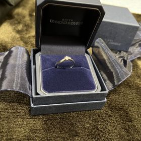 【銀座ダイヤモンドシライシの口コミ】 ブライトボヤージュを見た際に可愛すぎて美しすぎて、一目惚れしました。…