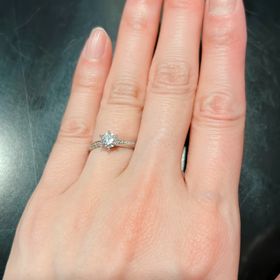 【宝寿堂(ほうじゅどう)の口コミ】 他の人と被るのがどうしても嫌だったことと、結婚指輪と重ね付けができる…