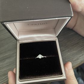 【アイプリモ(I-PRIMO)の口コミ】 特にダイヤモンドの品質にこだわりたいと思いました。今回購入させていた…