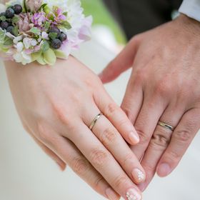 【メデルジュエリー(Mederu jewelry)】の口コミ 素材とデザインが決め手でした。カミーノという指輪で、道という意味だそう...