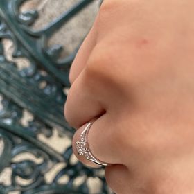 【LAPAGE(ラパージュ)の口コミ】 着け心地の良さや価格帯、デザインを重視しました。
特に彼女が派手な指輪…