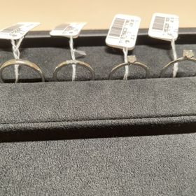 【ティファニー(Tiffany & Co.)の口コミ】 婚約指輪も結婚指輪もシンプルなデザインで、長く使用できるかと思います…